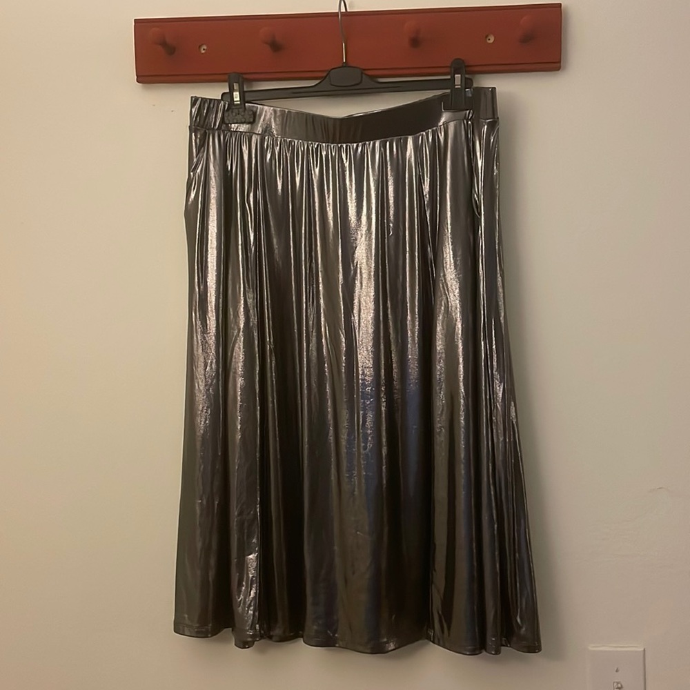NWOT Torrid sz 2 Skirt with pockets